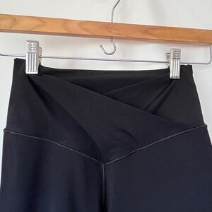 Offline by Aerie Black Real Me Crossover high waisted 7” Bike/Athletic Shorts.